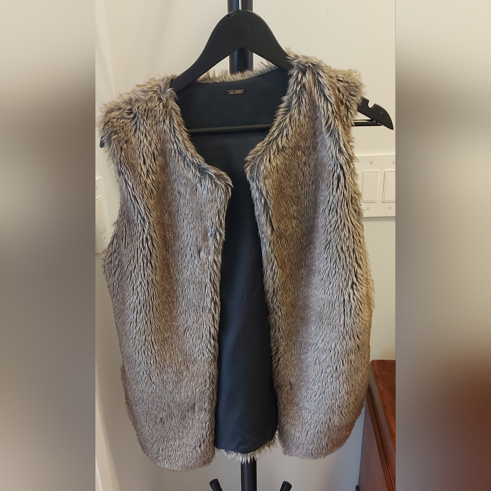 Aldo Faux Fur Vest in Tan and Black